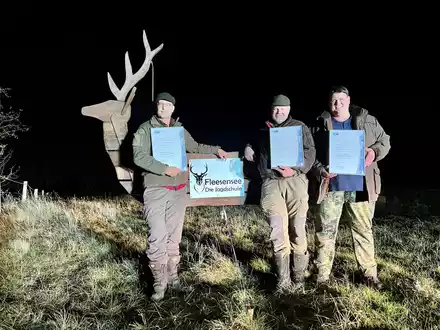 Erste und einzige Jagdschule aus Mecklenburg-Vorpommern mit Dreiergespann an Schießausbildern erhält begehrtes IHK-Zertifikat - Foto: presseportal.de