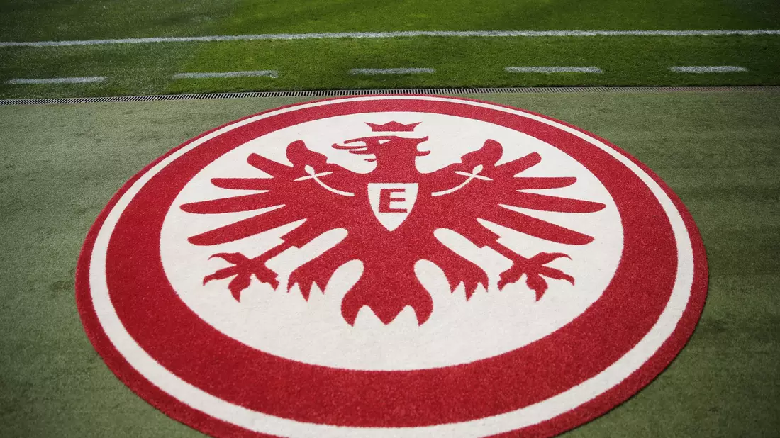 Eintracht Frankfurt trifft in der Zwischenrunde der Conference League auf Saint-Gilloise. - Bild: Frank Rumpenhorst/dpa