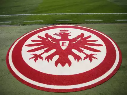 Eintracht Frankfurt trifft in der Zwischenrunde der Conference League auf Saint-Gilloise. - Foto: Frank Rumpenhorst/dpa