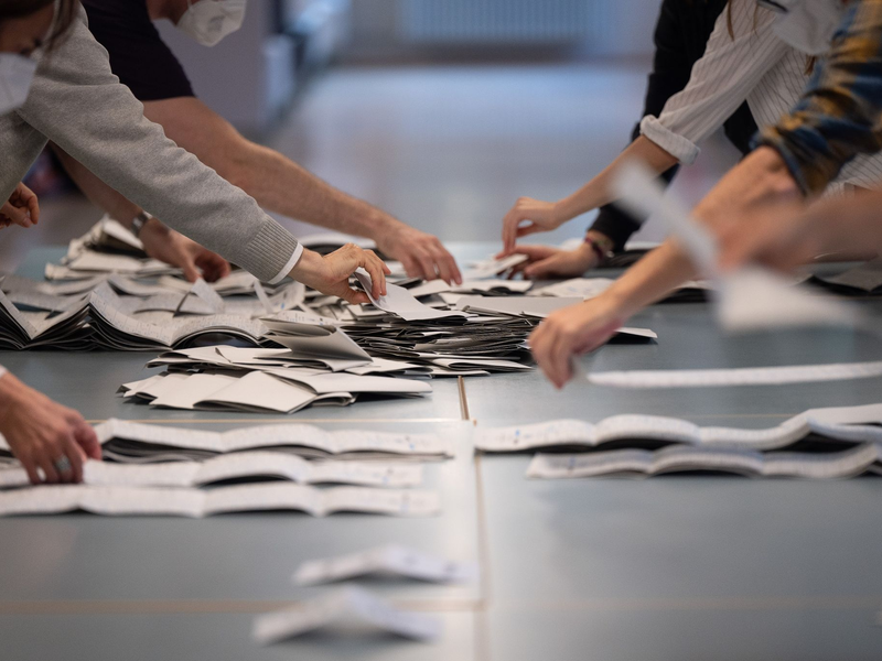 Karlsruhe: Die Bundestagswahl 2021 in Berlin muss teilweise wiederholt werden. - Foto: Sebastian Gollnow/dpa