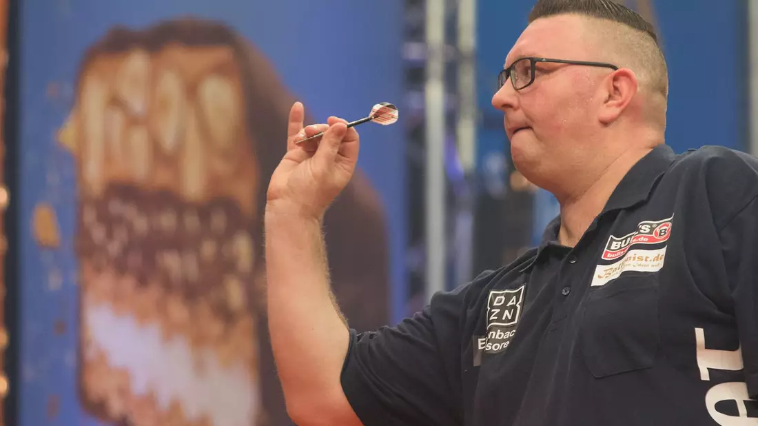 Der deutsche Dartspieler Dragutin Horvat qualifizierte sich für die WM. - Bild: Friso Gentsch/dpa