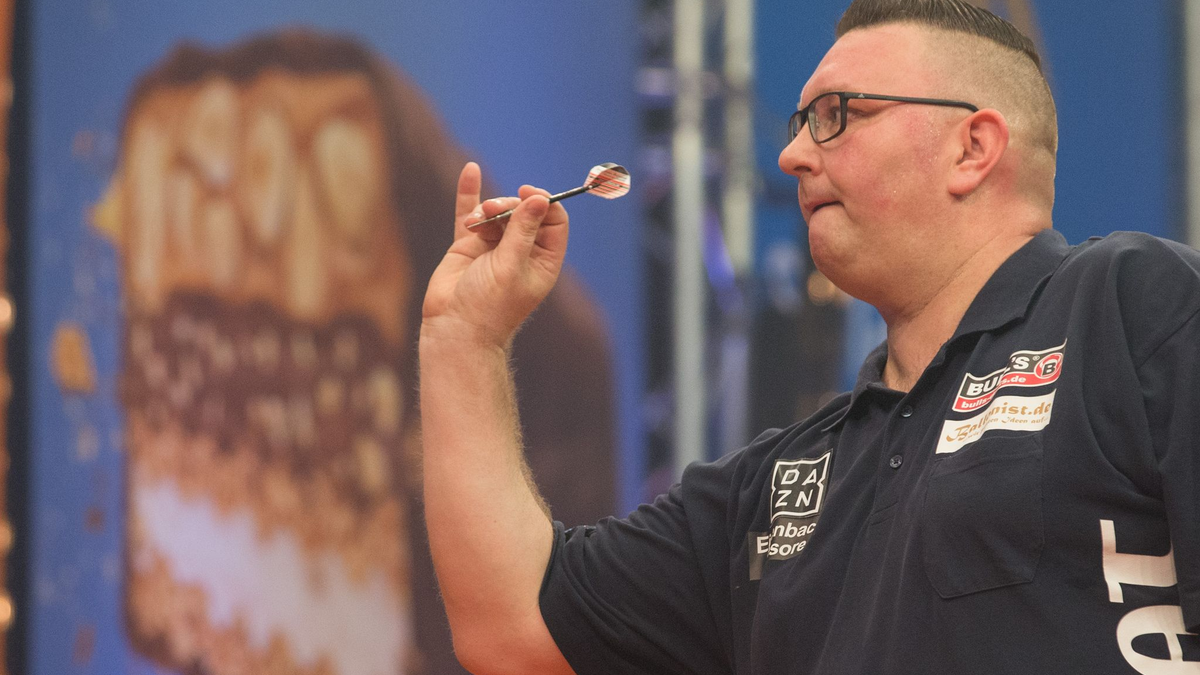Der deutsche Dartspieler Dragutin Horvat qualifizierte sich für die WM. - Foto: Friso Gentsch/dpa