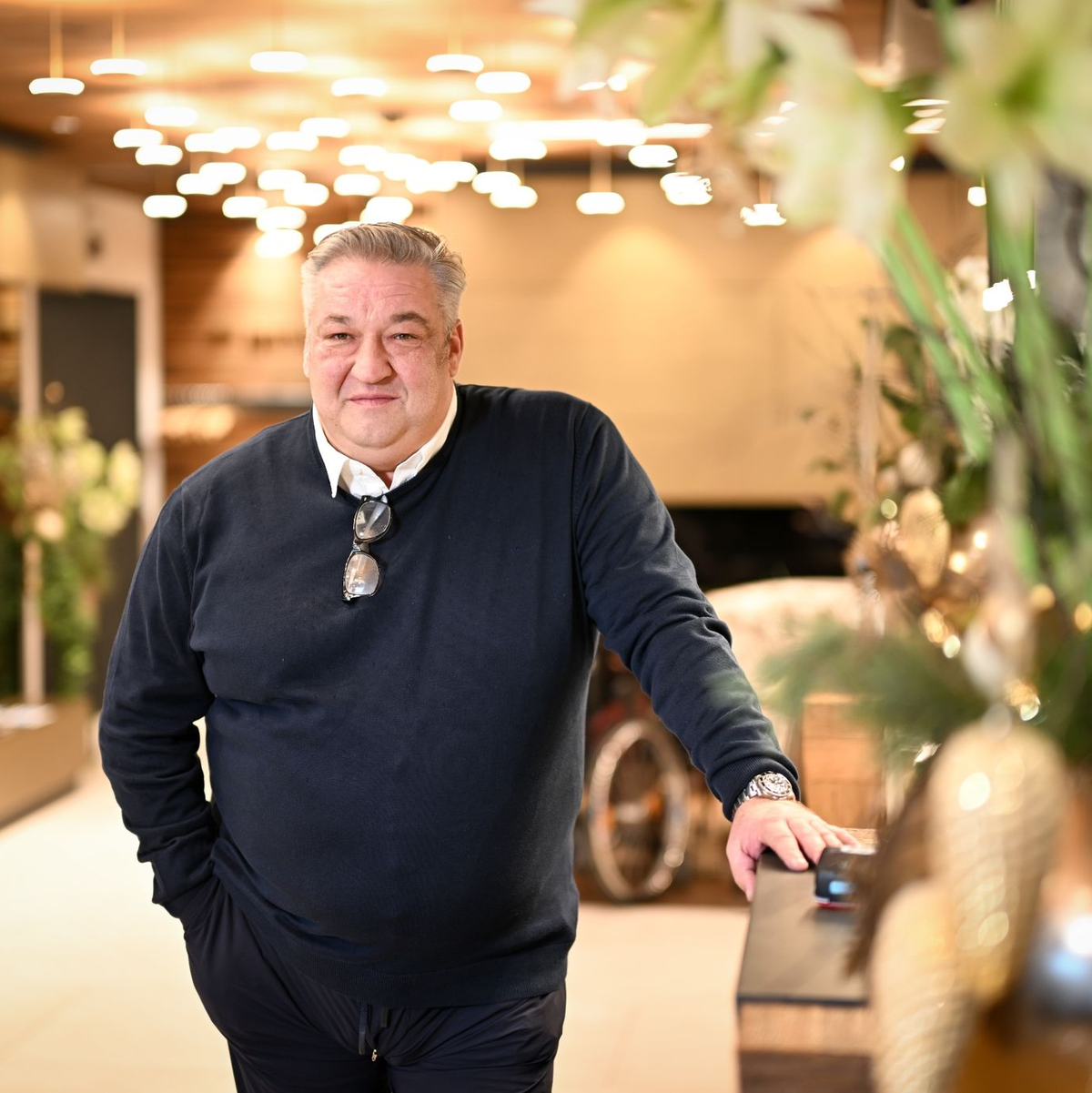 Michael Heinzler betreibt ein Hotel am Bodensee. Im kommenden Jahr wird er die Preise um 16 bis 18 Prozent erhöhen. - Foto: Felix Kästle/dpa