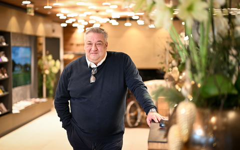 Michael Heinzler betreibt ein Hotel am Bodensee. Im kommenden Jahr wird er die Preise um 16 bis 18 Prozent erhöhen. - Foto: Felix Kästle/dpa