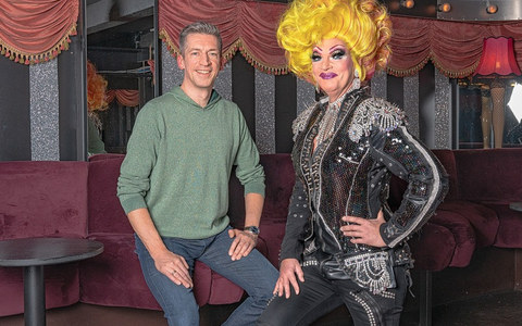 Olivia Jones: Ich wollte nie an den Tod denken / Mit Moderator Steffen Hallaschka setzt sich die Dragqueen in der Doku Sterben für Anfänger mit der Endlichkeit auseinander - und erntet viel Lob - Foto: presseportal.de