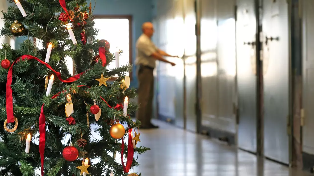 Mehrere hundert Häftlinge in Deutschland werden vor Weihnachten vorzeitig aus der Haft entlassen. - Bild: Jan Woitas/dpa-Zentralbild/dpa