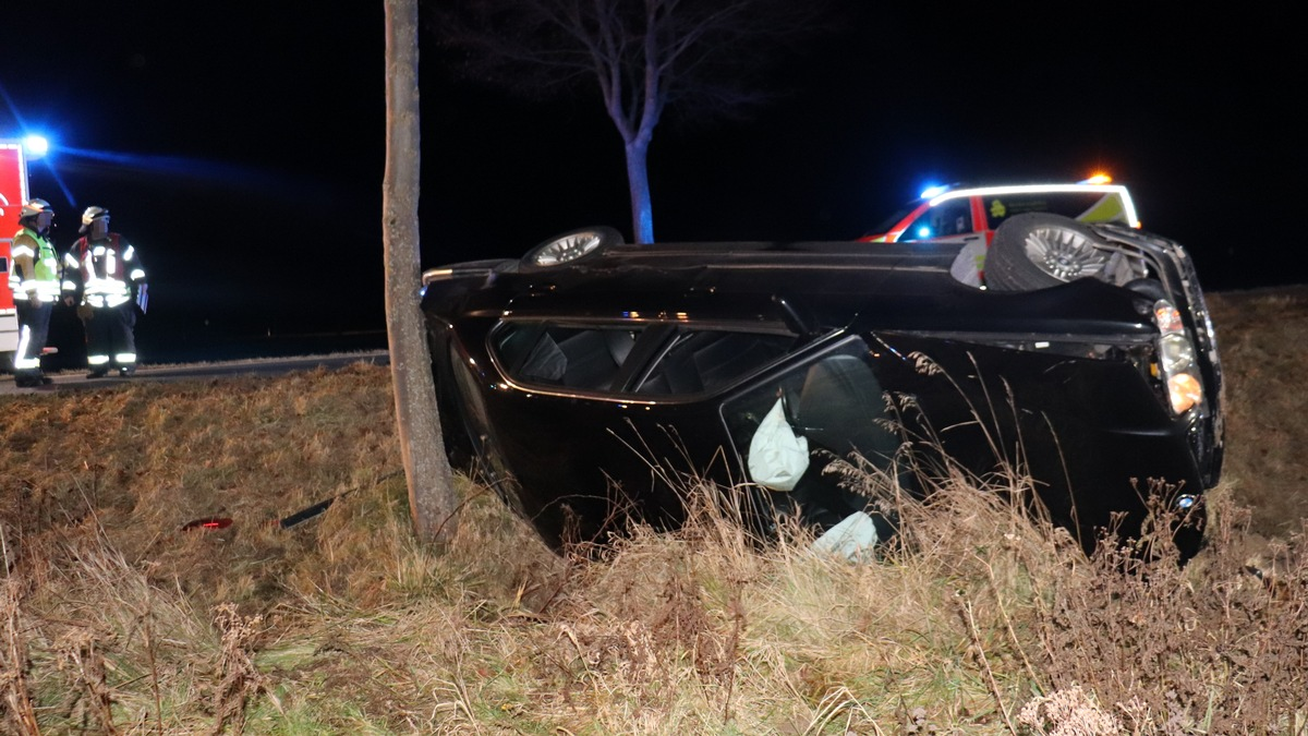 POL-PB: Junger Fahrer verunglückt mit voll besetztem Pkw - Foto: presseportal.de