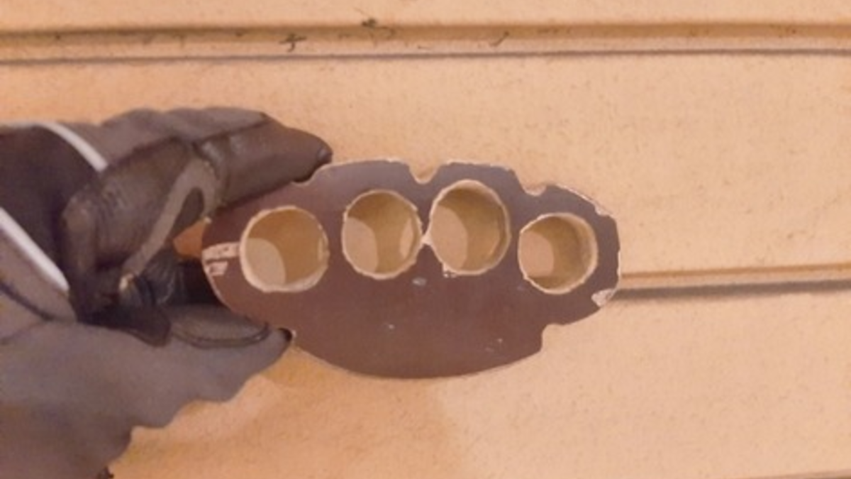 BPOL-FL: HEI - Jugendliche mit Schlagring und Teleskopschlagstock angetroffen - Foto: presseportal.de