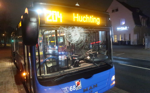 POL-DEL: Stadt Delmenhorst: Linienbus durch Stein beschädigt +++ Zeugenaufruf - Foto: presseportal.de