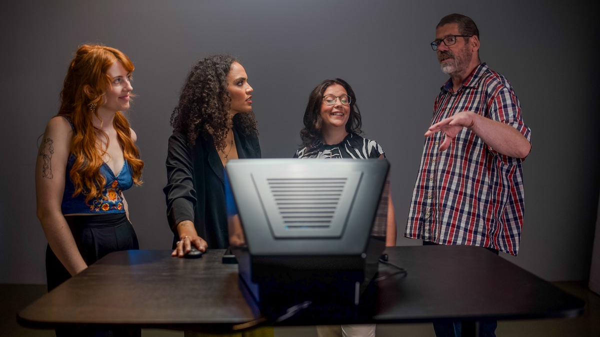 Achtung Redaktionen: Sperrfrist bis 30.12.2023, 5.00 Uhr! / „Better than human?“: MDR/WDR-Doku wagt ungewöhnliches KI-Experiment - Foto: presseportal.de