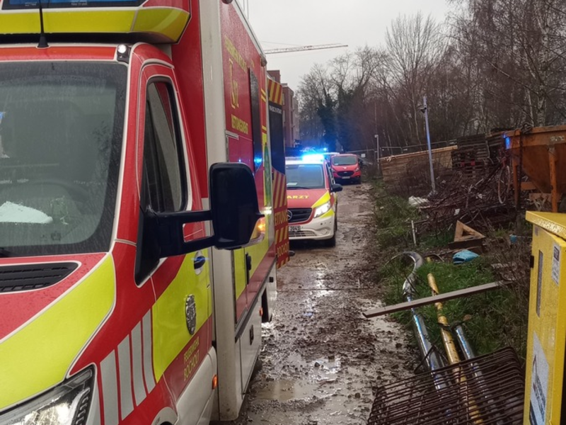 FW Bocholt: Bauarbeiter stürzte in Baugrube - Foto: presseportal.de