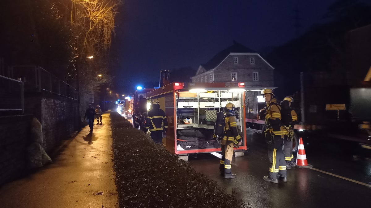 FW-EN: Heizöl lief nach Heizungsdemontage in den öffentlichen Abwasserkanal - Mehrere Einsätze im Stadtgebiet aufgrund von Geruch in der Kanalisation - Foto: presseportal.de