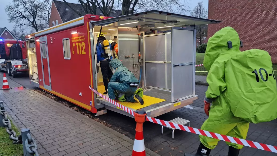 FW-RD: Gefahrgut im Kellerraum ausgelaufen - 40 Einsatzkräfte im Einsatz - Bild: presseportal.de
