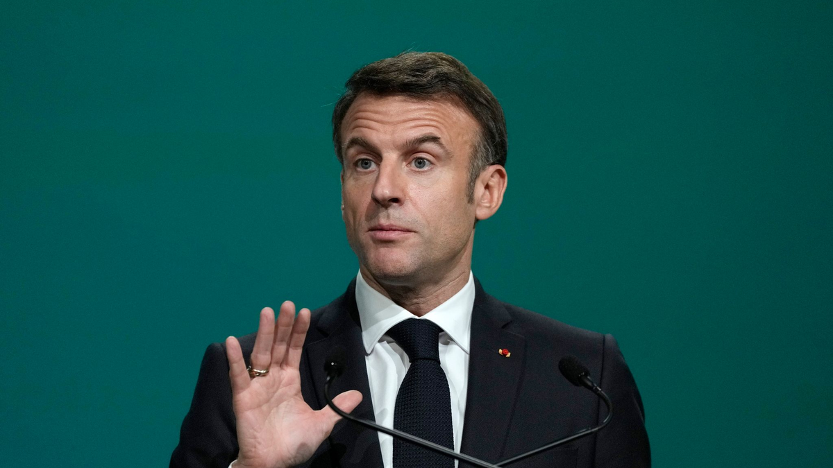 Mehrere Abgeordnete aus dem linken Flügel des Lagers von Präsident Emmanuel Macron hatten bereits vor dem Votum angekündigt, gegen den Text zu stimmen. - Foto: Peter Dejong/AP/dpa