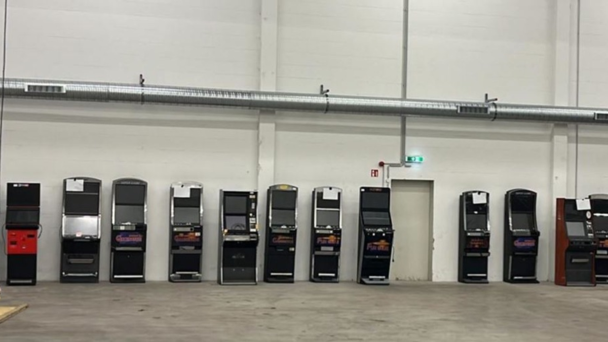 FW-EN: 2 Schwerverletzte nach Teileinsturz eines Daches - Foto: presseportal.de