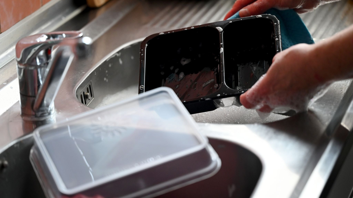 Seit Jahresbeginn gilt für die Gastronomie die Mehrweg-Angebotspflicht für Speisen zum Mitnehmen. - Foto: Harald Tittel/dpa