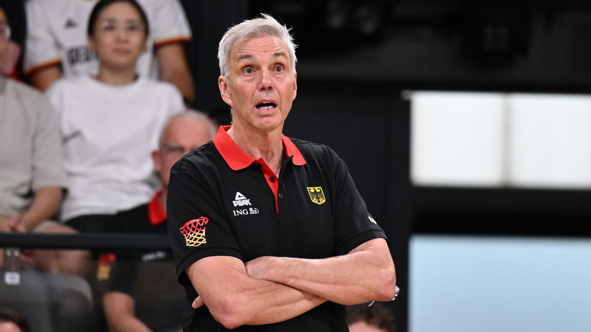 Mit dem Zweitjob bei einem Euroleague-Club klappte es für Deutschlands Bundestrainer Gordon Herbert nicht. - Foto: Daniel Reinhardt/dpa