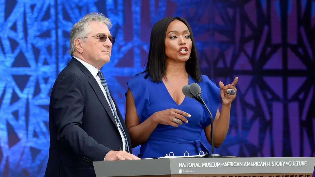 In «Zero Day» ist Angela Basset die US-Präsident, Robert De Niro spielt einen ehemaligen Präsidenten. - Bild: Olivier Douliery/SIPA Pool/dpa