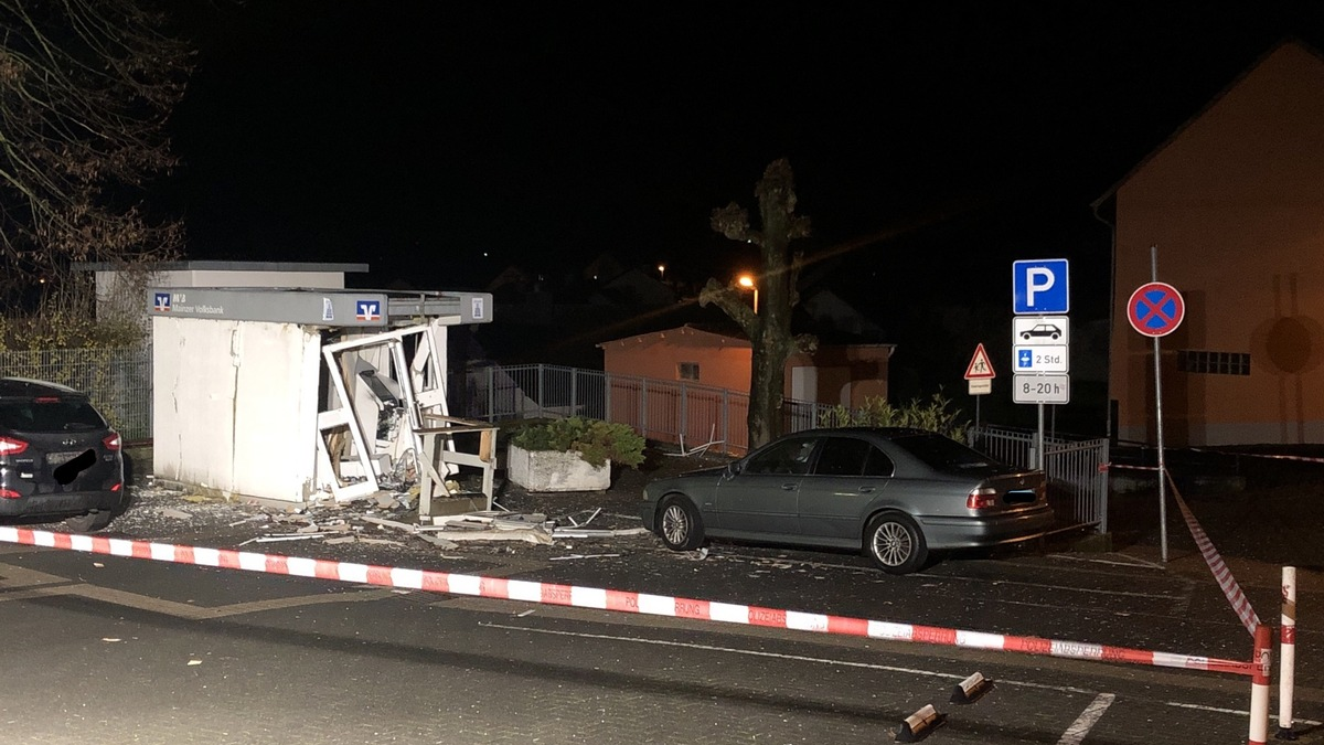 POL-PPMZ: Essenheim - Geldautomatensprengung in der Käferbeinstraße - Foto: presseportal.de