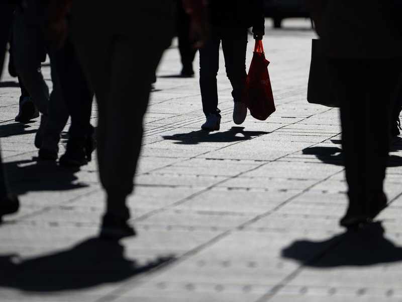 «Nach wie vor sind die Sorgen der Konsumenten groß», sagt NIM-Experte Rolf Bürkl. - Foto: Marijan Murat/dpa