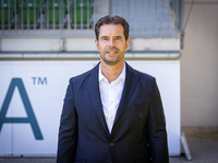 Wolfsburgs Sportdirektor Ralf Kellermann fordert mehr Spiele in großen Stadien in der Frauen-Bundesliga. - Foto: Moritz Frankenberg/dpa