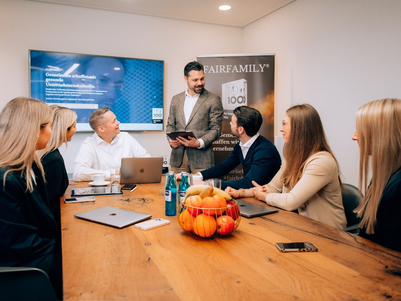 Neuer Job bringt neue Möglichkeiten: auf diese Benefits können Bewerber heute bestehen - Foto: presseportal.de