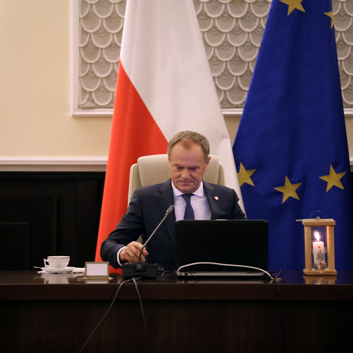 Die Regierung von Ministerpräsident Donald Tusk ist derzeit dabei, die beanstandeten Maßnahmen wieder rückgängig zu machen. - Foto: Leszek Szymanski/PAP/dpa