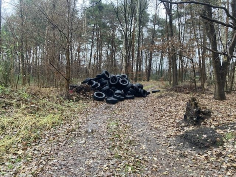 POL-STD: Kabeldiebe in Buxtehude, Einbrecher in Agathenburger Merzweckhalle, Unbekannte entsorgen Autoreifen an der B 73, Unbekannter spricht 12-Jährigen in Stade an - Polizei sucht Verursacher und Zeugen - Foto: presseportal.de