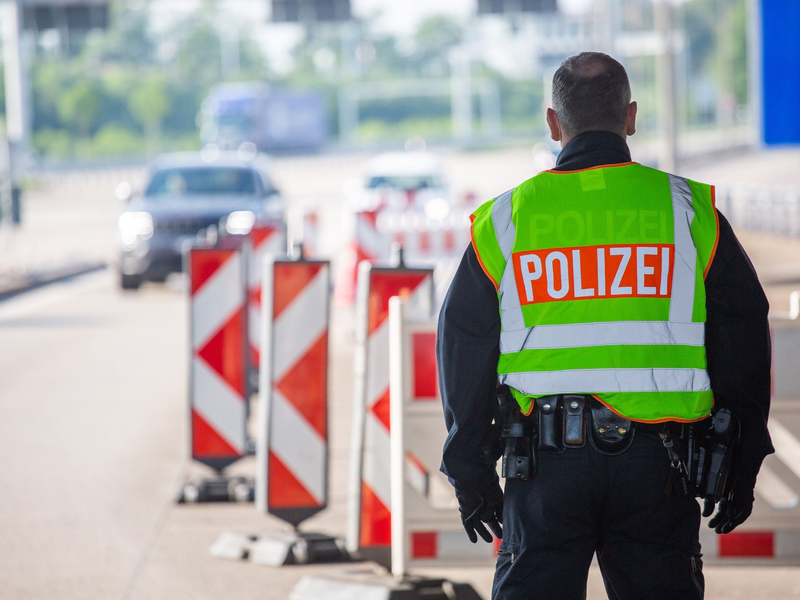 Die Bundespolizei soll mehr Kompetenzen bekommen. Das Bundeskabinett hat eine lange umstrittene Reform gebilligt (Symbolbild). - Foto: Philipp von Ditfurth/dpa