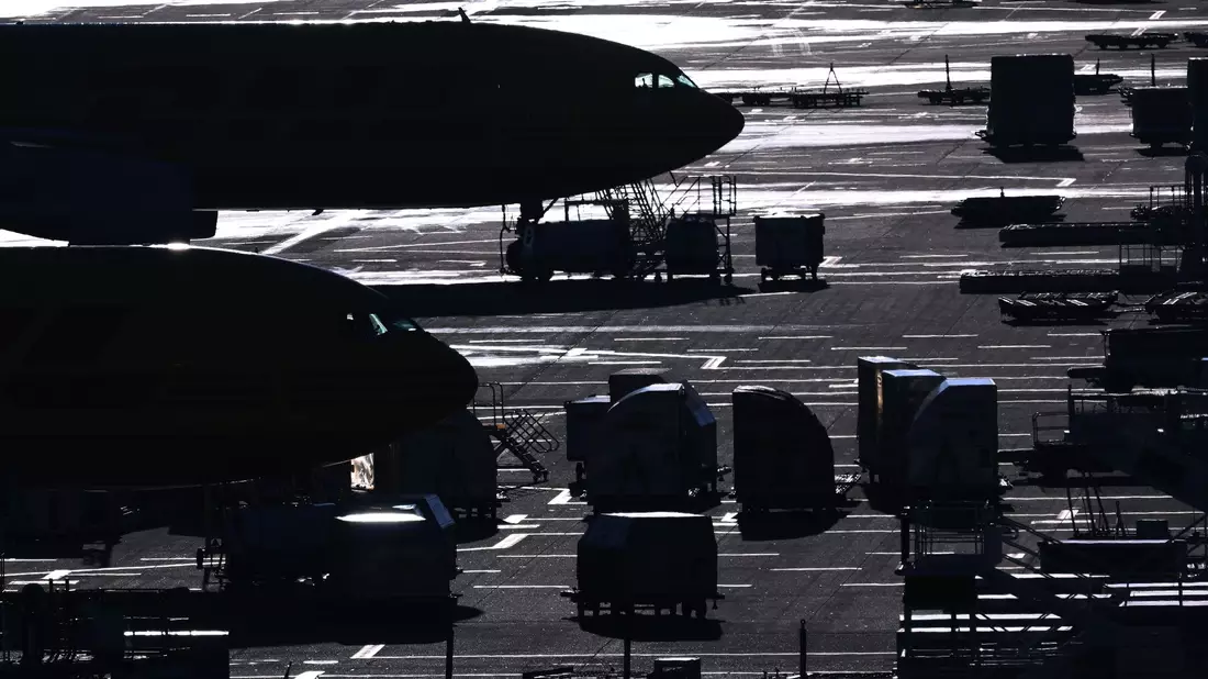 Laut dem Airline-Verband Barig leidet der Luftverkehrsstandort Deutschland schon heute unter extrem hohen Gebühren an den Flughäfen und im Luftraum. - Bild: David Young/dpa