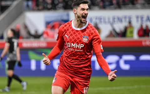 Tim Kleindienst drehte mit seiner Mannschaft spät das Spiel. - Foto: Harry Langer/dpa