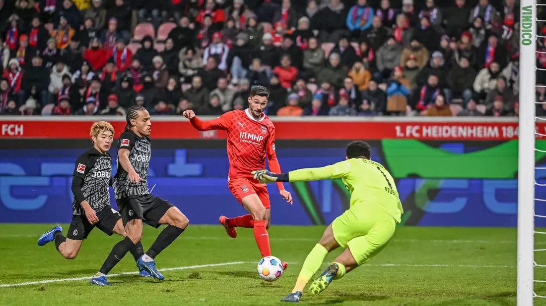 Der 1. FC Heidenheim setzte sich auswärts gegen den SC Freiburg durch. - Bild: Harry Langer/dpa