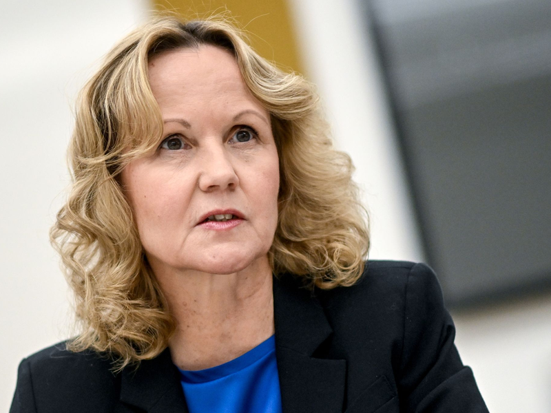 «Wir wollen, glaube ich, alle raus aus diesem Verpackungsmüll», sagt Steffi Lemke. - Foto: Britta Pedersen/dpa