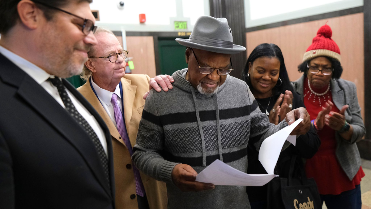 Nach 48 Jahren Haft ist Glynn Simmons im US-Bundesstaat Oklahoma für unschuldig erklärt worden. - Foto: Doug Hoke/The Oklahoman via AP/dpa