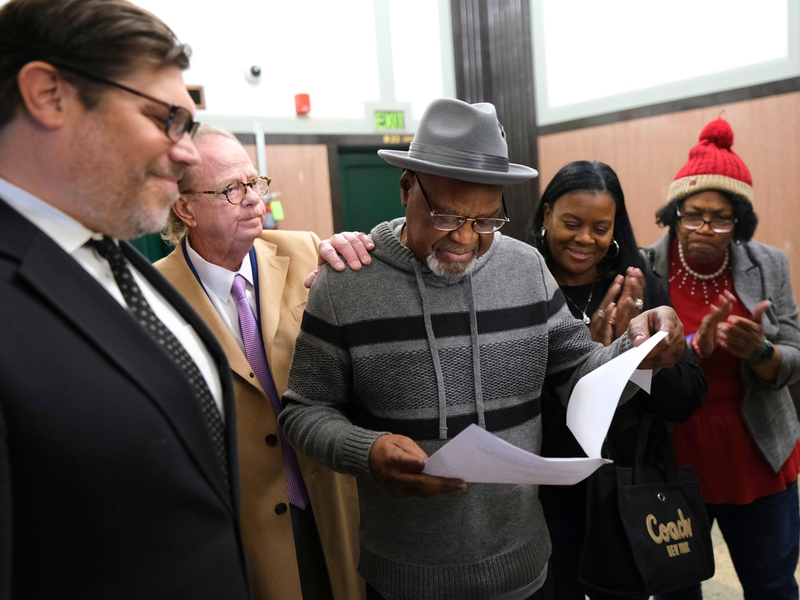 Nach 48 Jahren Haft ist Glynn Simmons im US-Bundesstaat Oklahoma für unschuldig erklärt worden. - Foto: Doug Hoke/The Oklahoman via AP/dpa