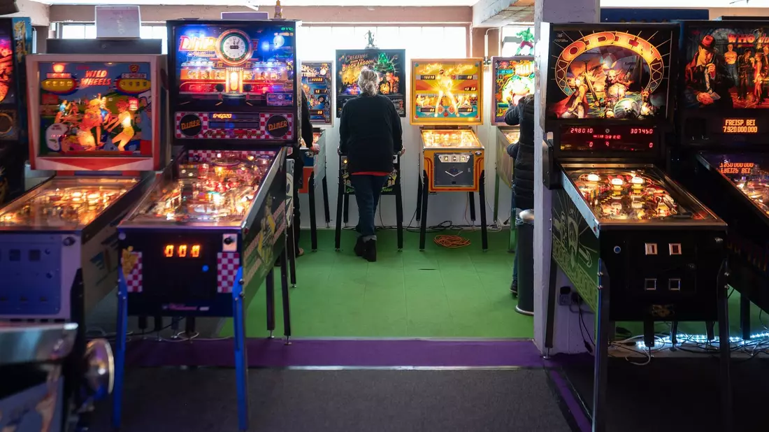Flipper- und Arcademuseum im hessischen Seligenstadt. - Bild: Sebastian Gollnow/dpa