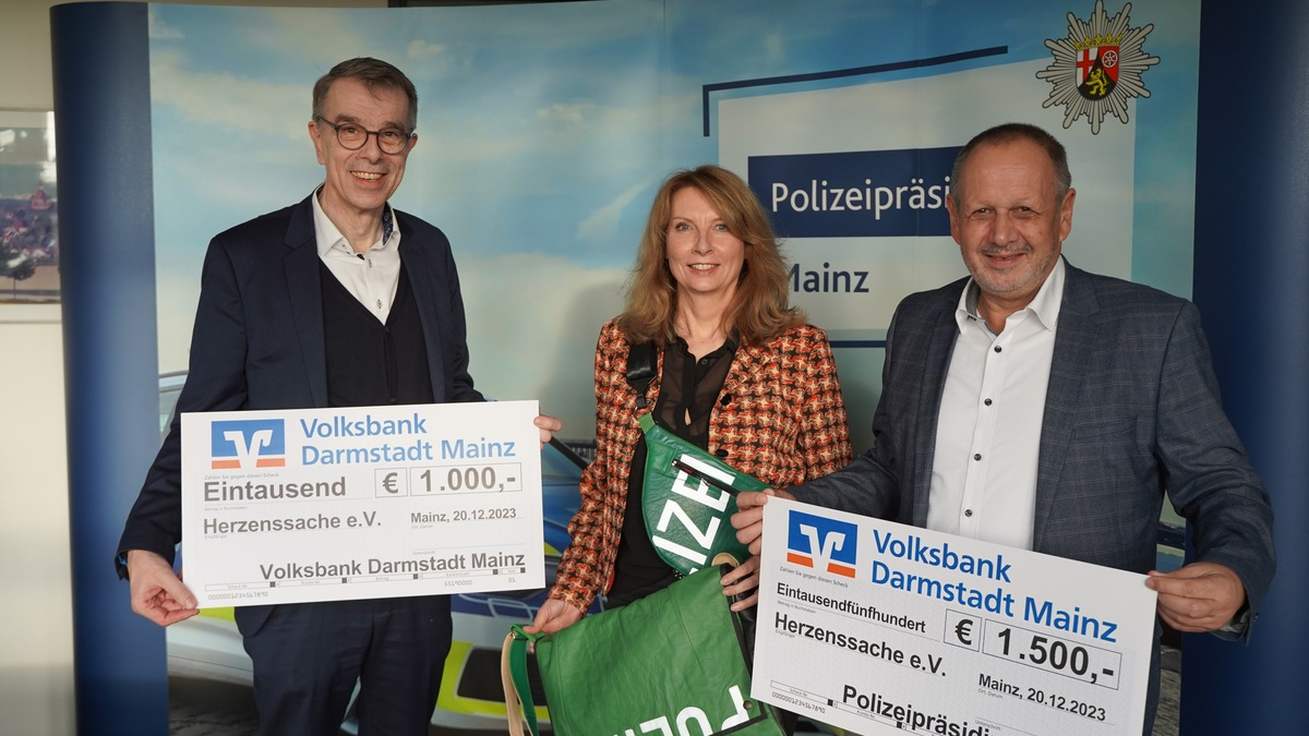 POL-PPMZ: Mainz - Herzenssache e.V. - Polizei Mainz und Volksbank Darmstadt-Mainz e.G. unterstützen gemeinsam - Foto: presseportal.de