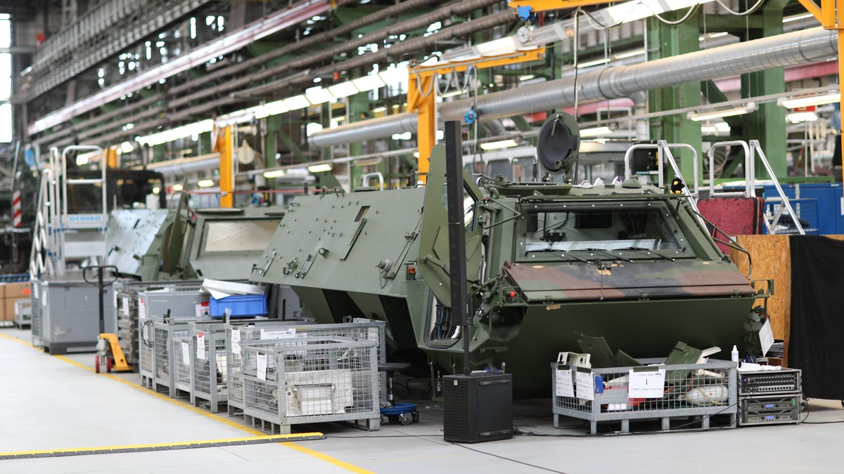 Erhöhung der Einsatzbereitschaft für die Landstreitkräfte der Bundeswehr: Beschaffungsamt und HIL GmbH vereinbaren Zukunftskurs - Foto: presseportal.de