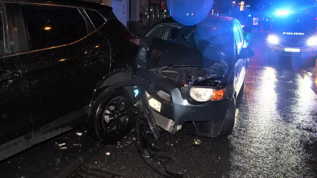 POL-AC: Verkehrsunfall mit gestohlenem Pizzaauto in Aachen - Bild: presseportal.de