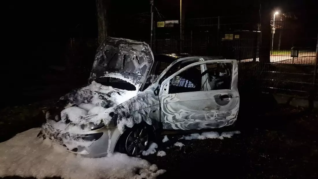 POL-AC: Korrektur: Vorsätzliche Brandstiftung - Fahrzeugbrand im Nordkreis - Bild: presseportal.de