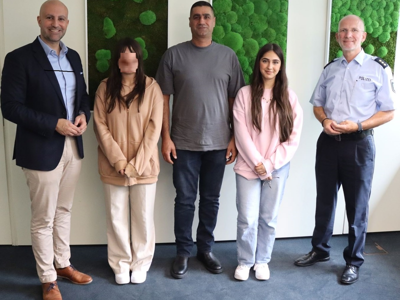 POL-MI: Landrat Ali Do?an dankt für selbstlose Rettungstat - Foto: presseportal.de