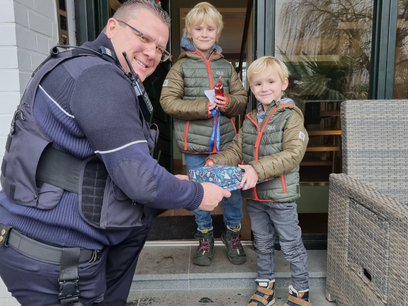 POL-DN: Kreativer Weihnachtszauber: Beim Malwettbewerb der Polizei Düren gab es nur Gewinner - Foto: presseportal.de