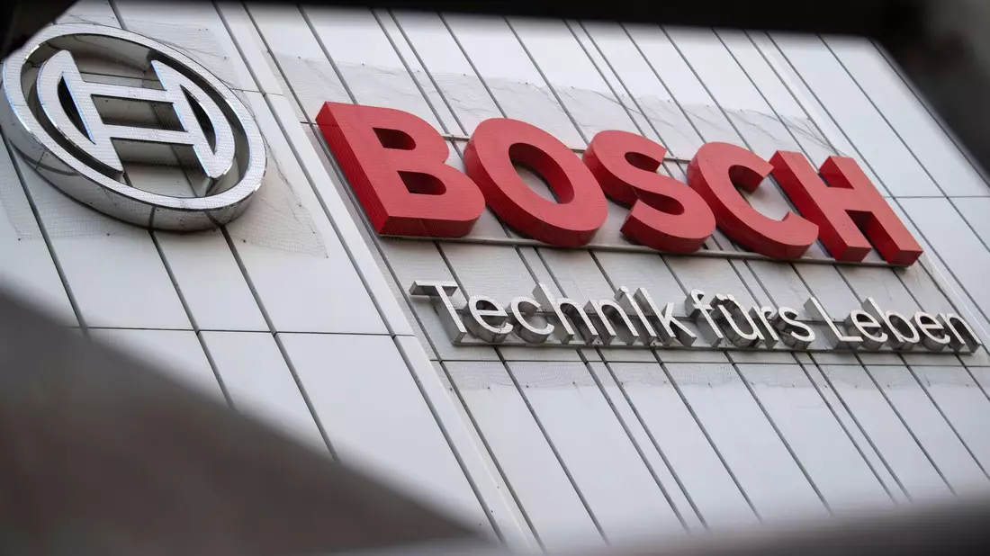 Der Stuttgarter Technologiekonzern Bosch schraubt seinen Optimismus für die kommenden zwei Jahre zurück - und verschiebt sein Renditeziel. - Bild: Marijan Murat/dpa