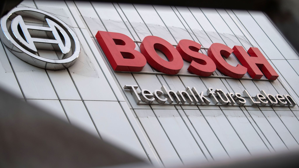 Bosch hatte erst im Dezember angekündigt, einen Stellenabbau von bis zu 1500 Jobs in der Antriebssparte zu erwägen. - Foto: Marijan Murat/dpa
