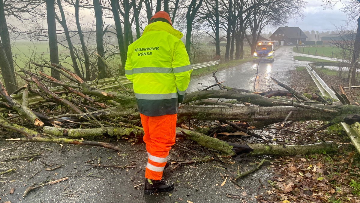 FW Hünxe: Drei Sturmeinsätze für die Feuerwehr Hünxe - Foto: presseportal.de