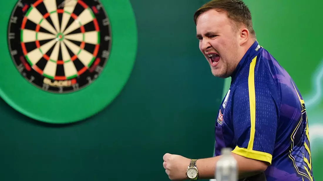 Luke Littler gilt als Top-Kandidat für den WM-Sieg. - Bild: Zac Goodwin/PA Wire/dpa