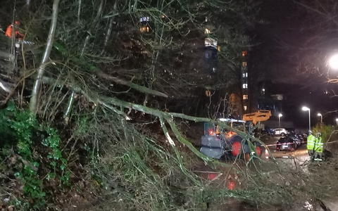 FW-EN: Sturmtief Zoltan hält Feuerwehr auf Trapp - Bisher 11 Einsätze - Wache fest besetzt. - Foto: presseportal.de FW-EN: Sturmtief Zoltan hält Feuerwehr auf Trapp - Bisher 11 Einsätze - Wache fest besetzt. - Foto: presseportal.de