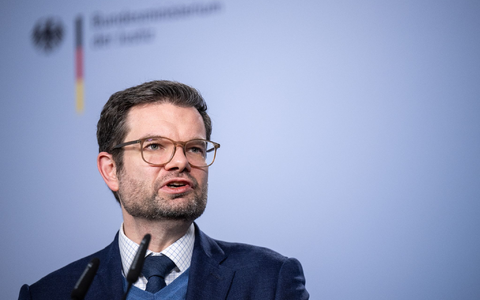 Justizminister Marco Buschmann (FDP) will dem Lieferkettengesetz der EU nicht zustimmen. - Foto: Hannes P. Albert/dpa