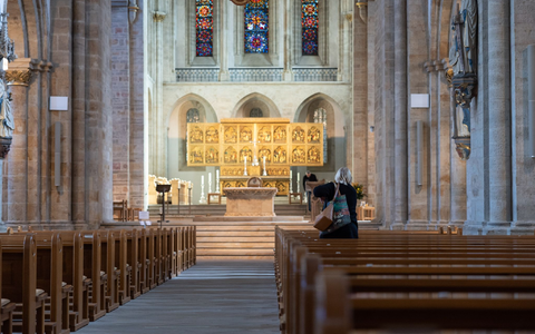 Die Zahl der Kirchenaustritte in Deutschland ist weiterhin hoch. - Foto: Friso Gentsch/dpa
