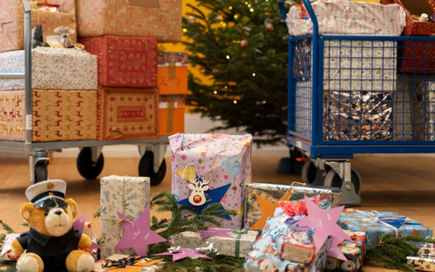 POL-AC: Weihnachtessen in Kisten und ein besonderer Tannenbaum - Foto: presseportal.de
